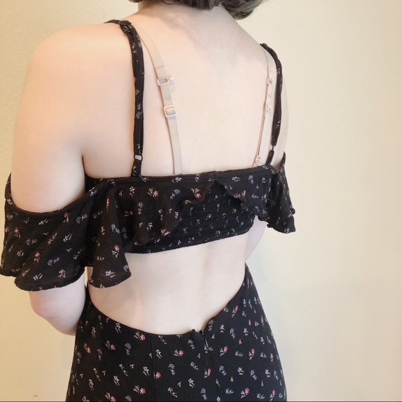 LAST CHANCE 🚨 UO floral cut out jumpsuit - Picture 4 of 5